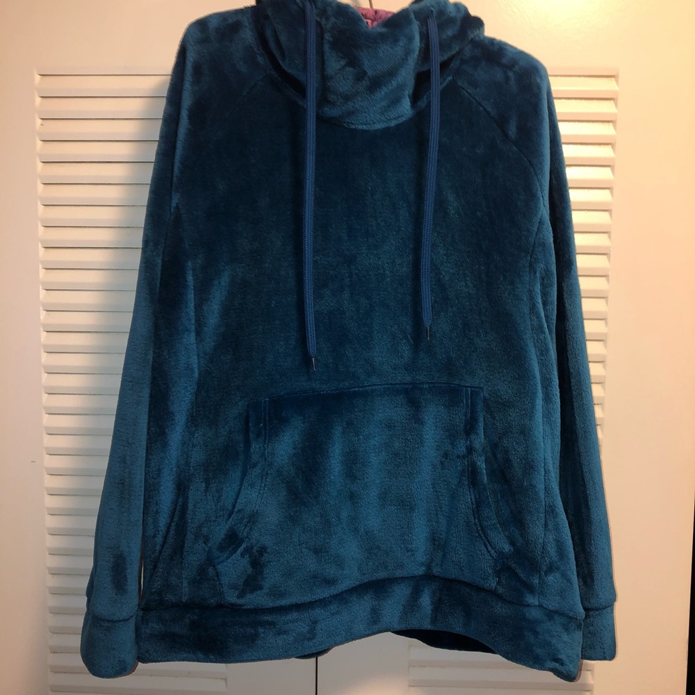 NWOT Fuzzy hoody acx active wear